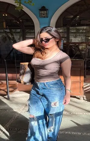 VIP call girl in Munirka